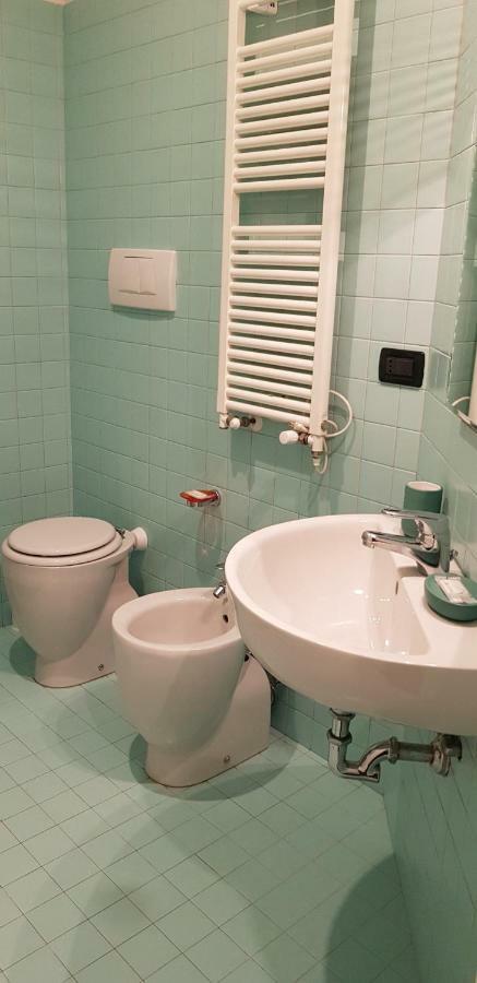Juli'S Guest House Болонья Экстерьер фото